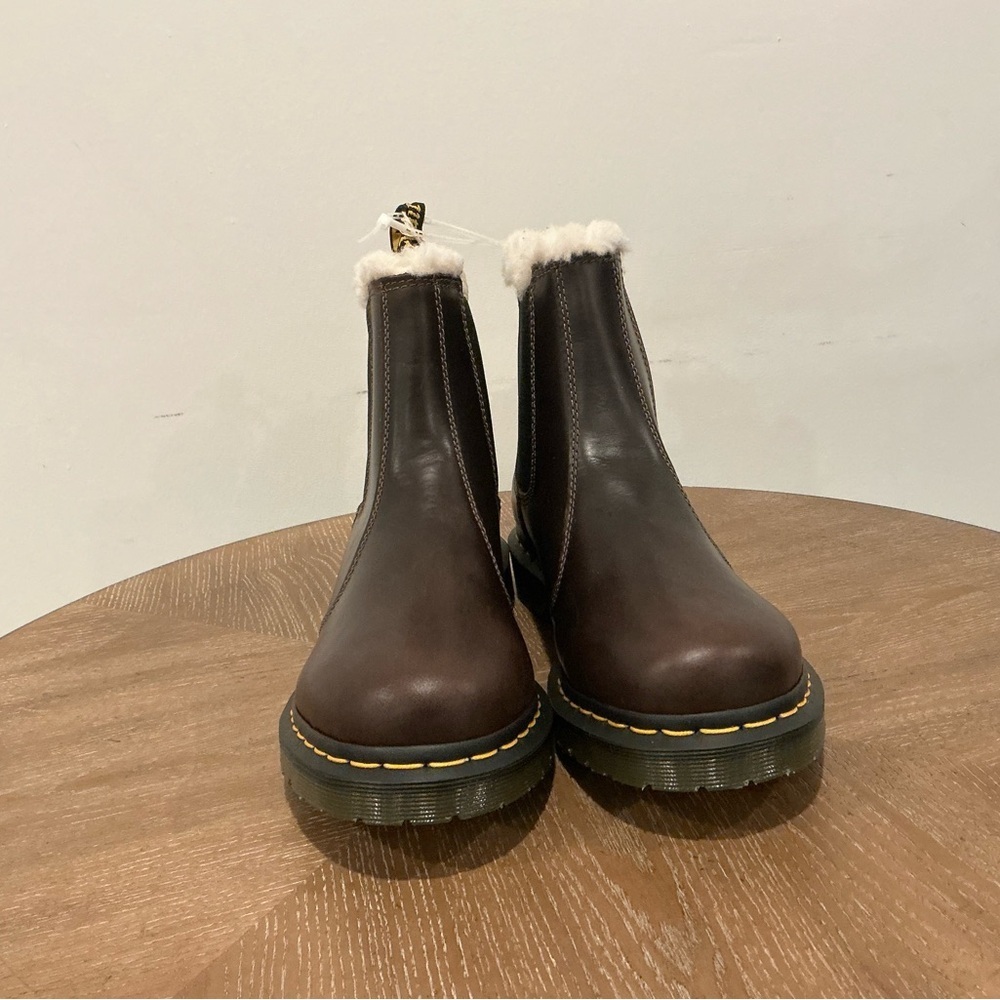 2976 WOMEN'S FAUX FUR LINED CHELSEA BOOTS - Picture 11 of 11